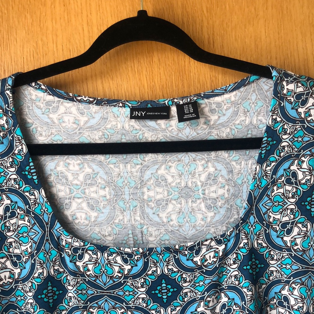 Jones New York short sleeve blouse. 1X.